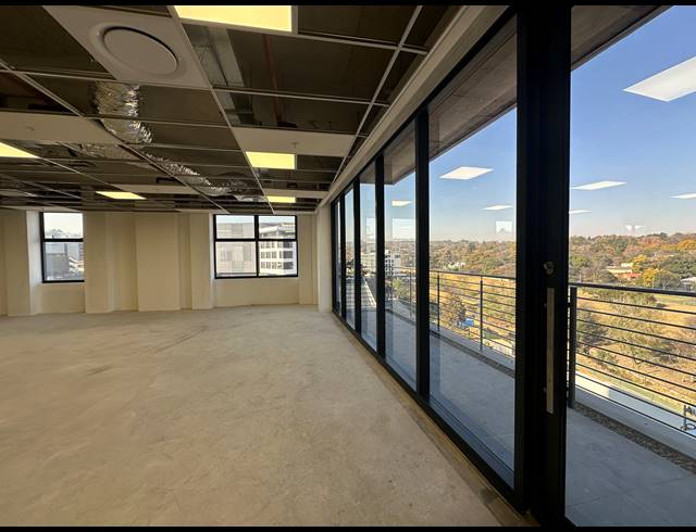 883M² OFFICE TO LET IN GLENADRIENNE